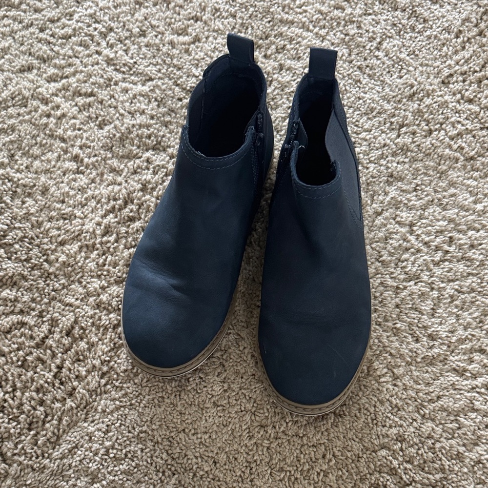 Navy water resistant Chelsea Ankle Boot